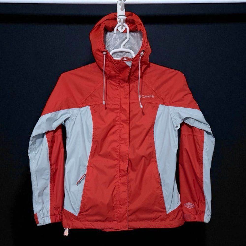 Columbia Women’s waterproof and breathable Red and Light Gray Raincoat Size S